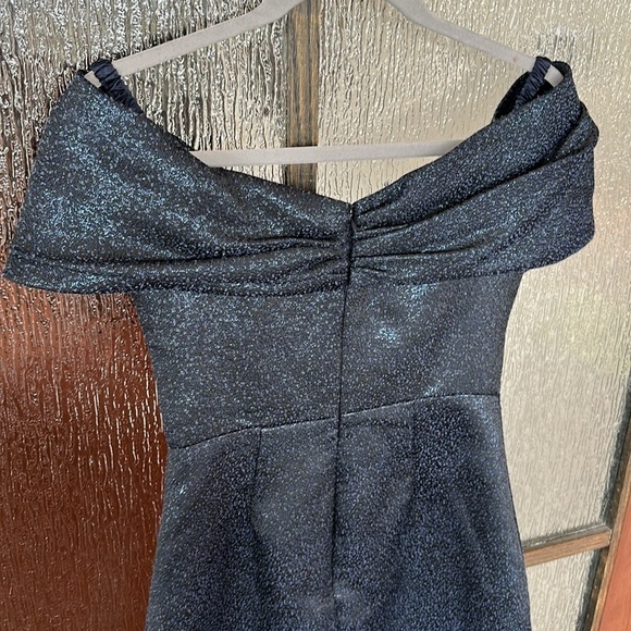 ML Monique Lhuillier
Bow Front Mini Dress size 4 - Picture 10 of 10